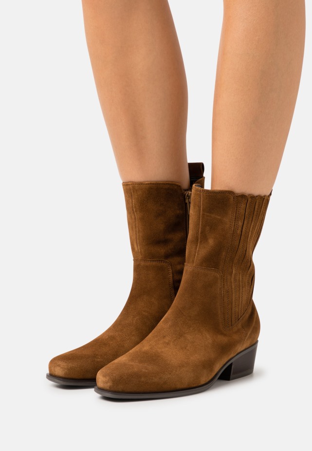 Brown Gabor Classic Ankle Boots