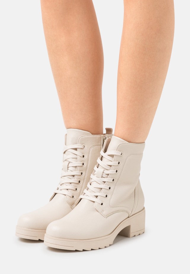 Gabor Panna Enkellaarzen Met Veters