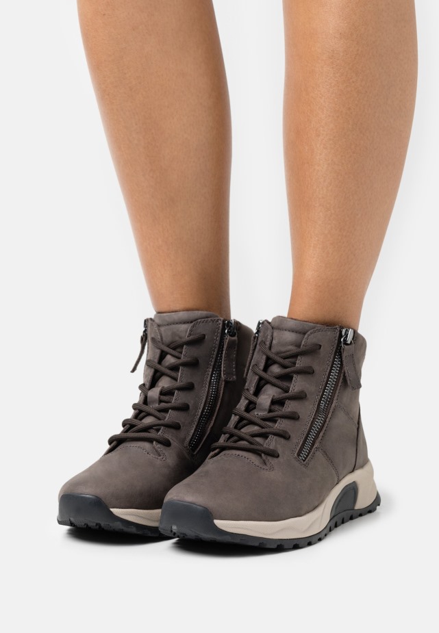 Gabor Plateau Enkellaarzen Zwart