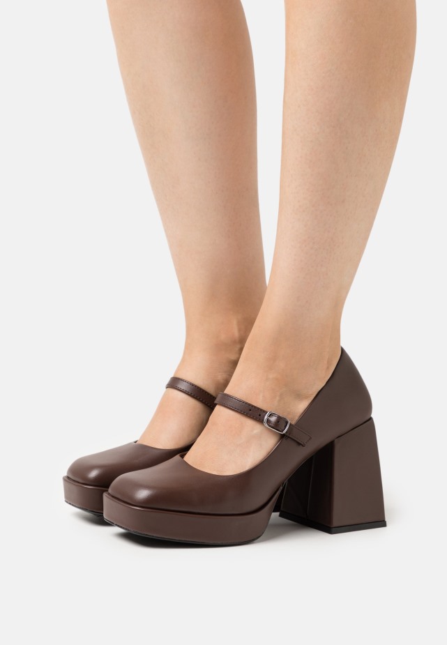 Gabor Zwarte Brede Pasvorm Maeve - Klassieke Hakken