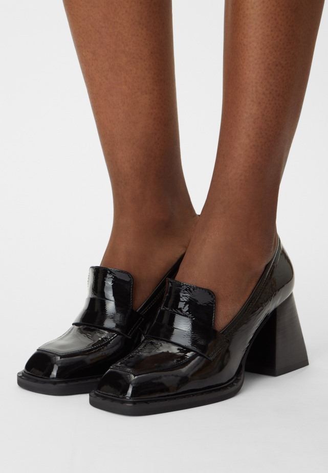 Gabor Zwarte Brede Pasvorm Maeve - Klassieke Hakken