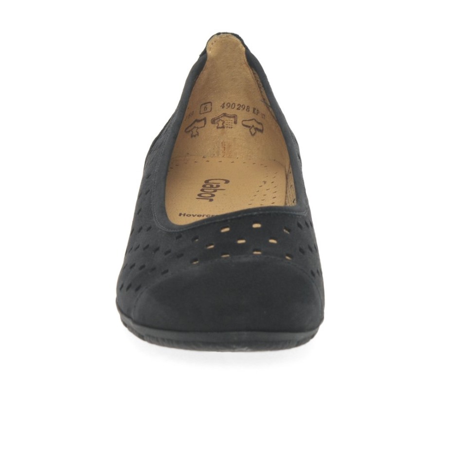 Gabor Zwarte Nubuck Casual Damesschoenen Met Ruche En Geperforeerde Details