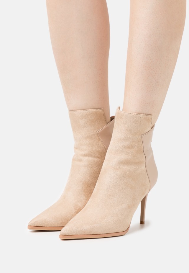 Ivoorkleurige Gabor Klassieke Hakken