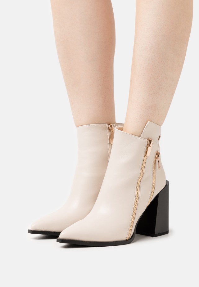 Ivoorkleurige Gabor Klassieke Hakken