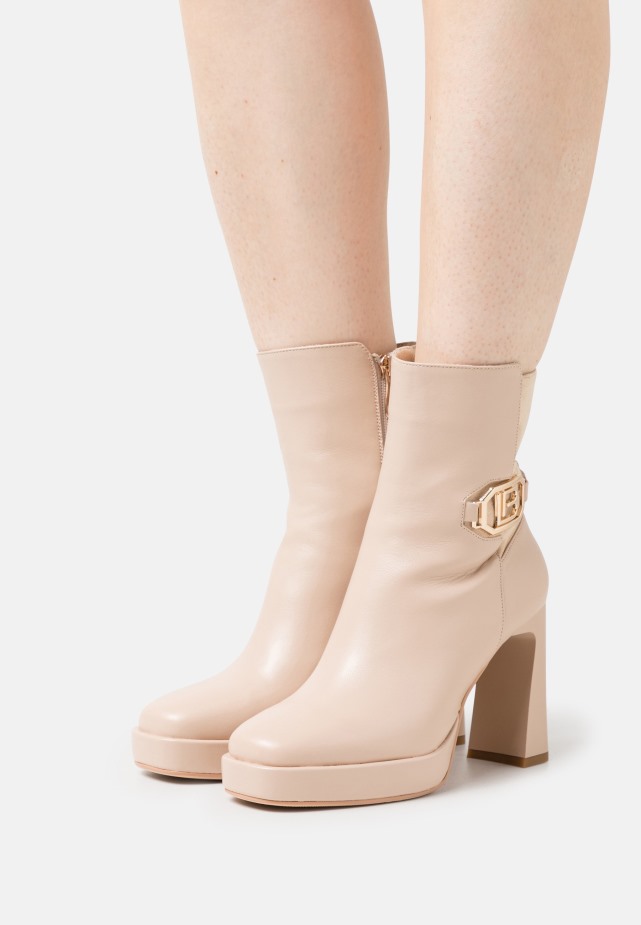 Ivoorkleurige Gabor Klassieke Hakken