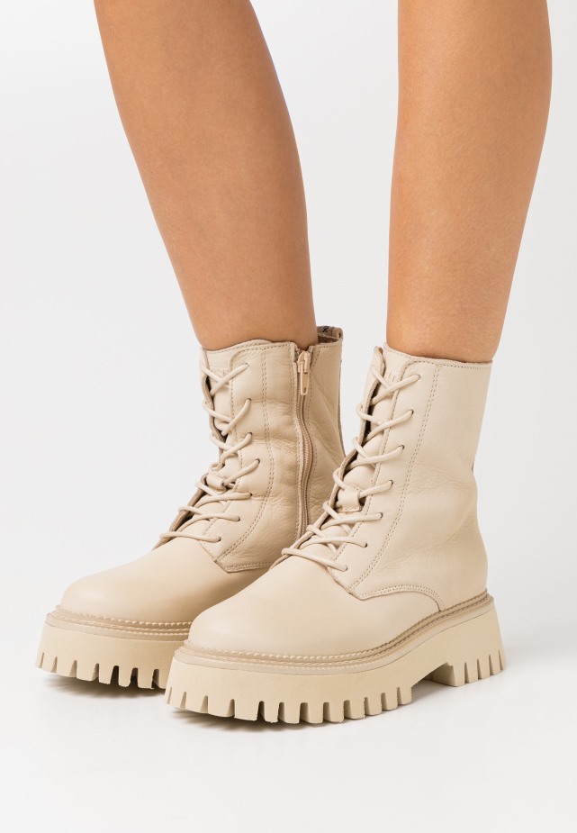 Kiesel Gabor Enkellaarsjes Met Veters