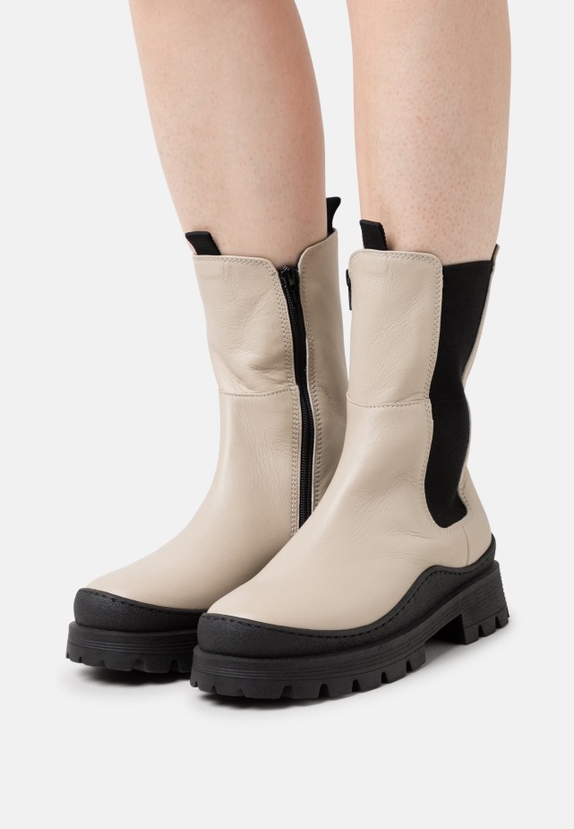 Plateau Laarzen Karamel/zwart Gabor