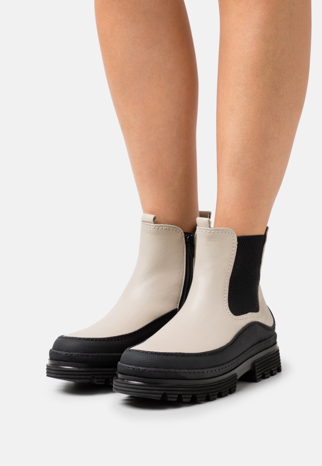 Plateau Laarzen Karamel/zwart Gabor