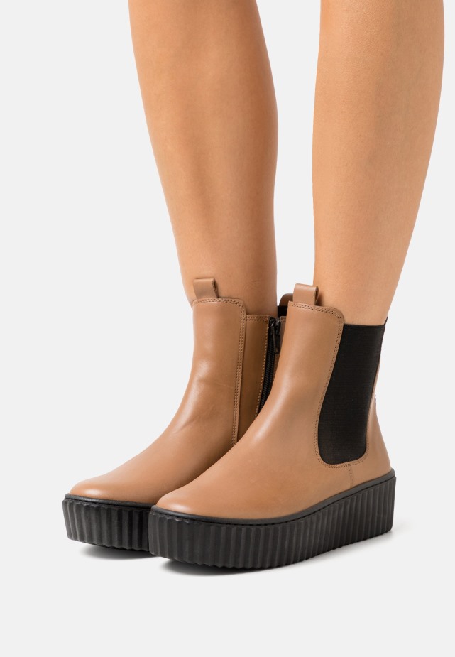 Plateau Laarzen Karamel/zwart Gabor