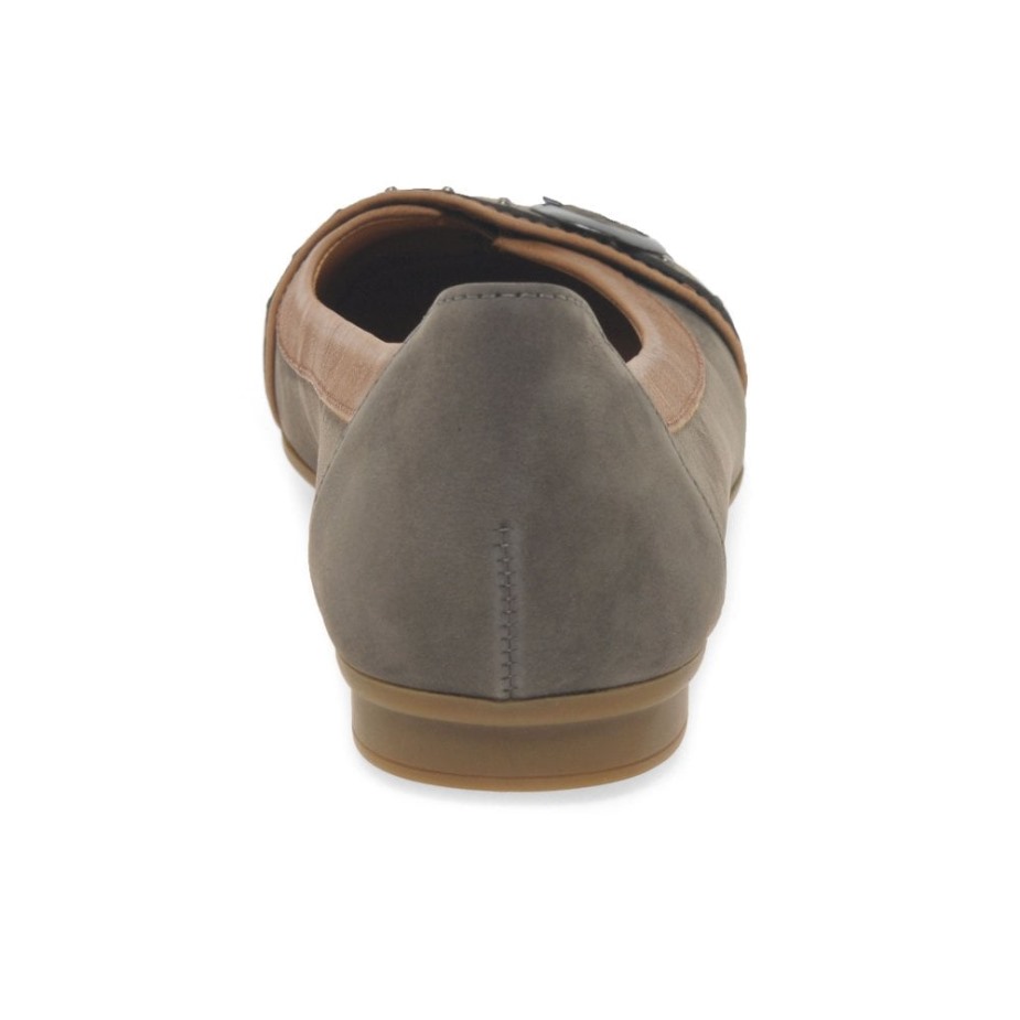 Wallaby/cognac Gabor Michelle Casual Damespompen Met Studs En Gesp