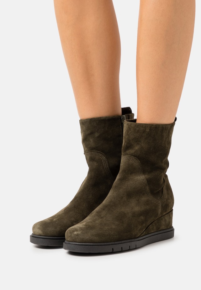 Zandkleurige Gabor Enkellaarsjes Met Plateauzool