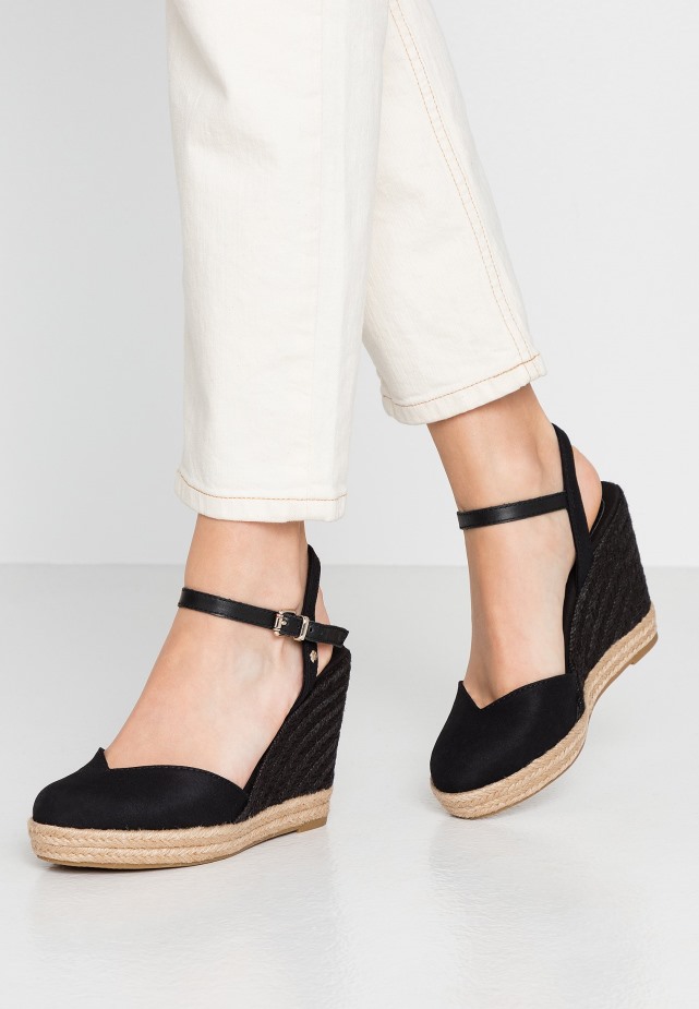 Zwarte Gabor Wedge Close Toe - Plateauzolen