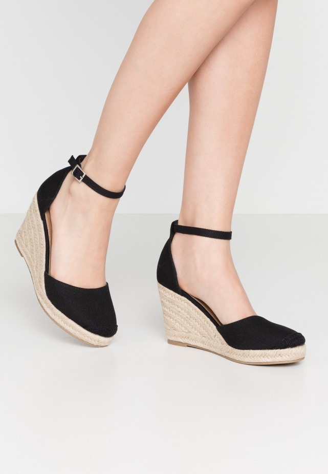 Zwarte Gabor Wedge Close Toe - Plateauzolen