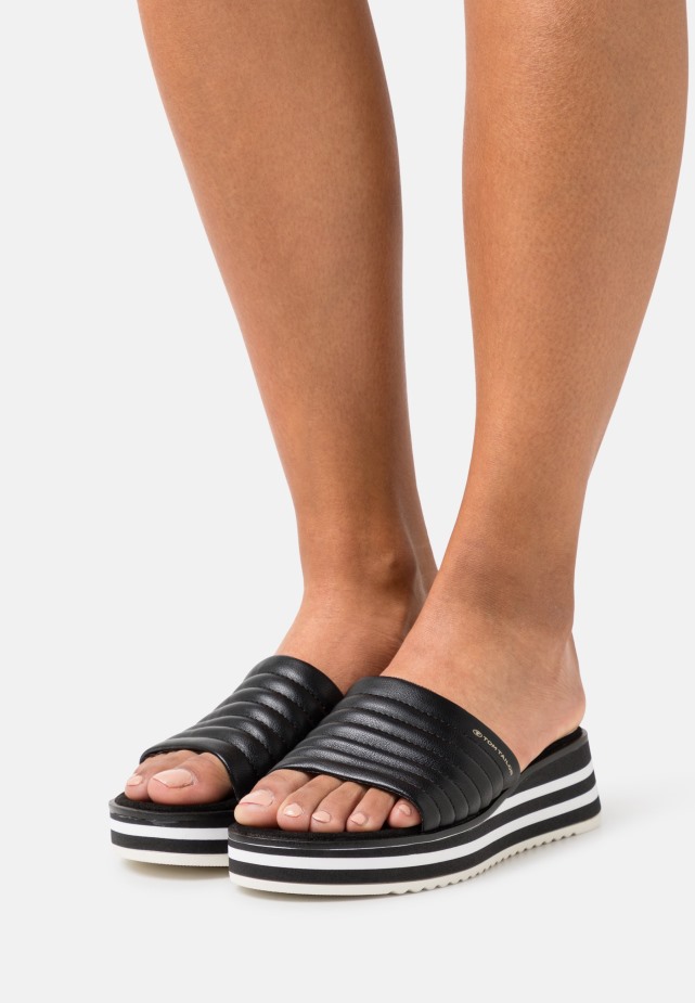 Zwarte Gabor Wedge Close Toe - Plateauzolen